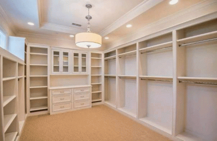 kylie-jenner-mansion4.gif