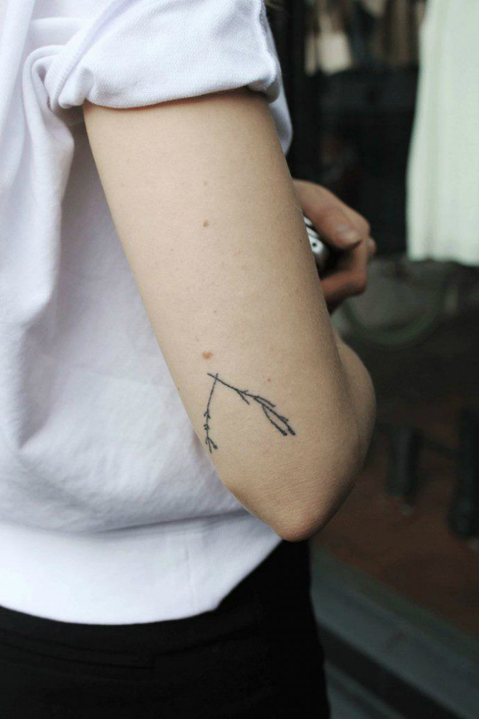 10tinytattoos-to-try-now-08.jpg