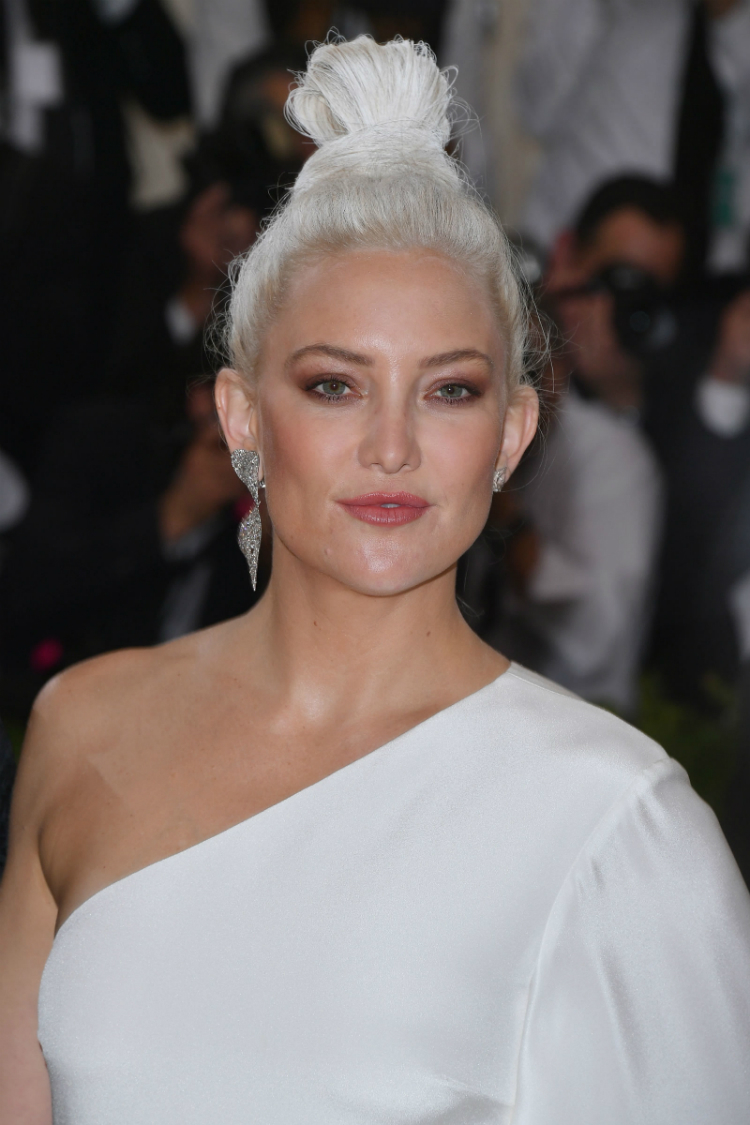 8topknots_celebs_04.jpg