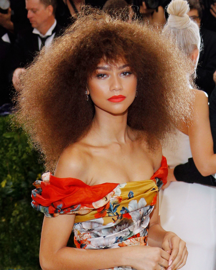 8celebscurlyhair_05.jpg