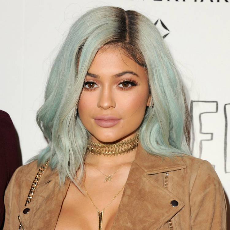 9bluehair_celebs_08.jpg