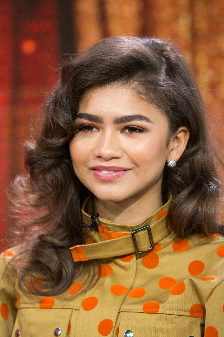 9mediumlenght_hairstyles_04.jpg