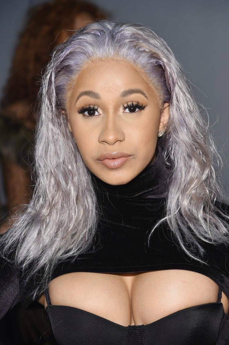 10beautylooks_cardib_03.jpg