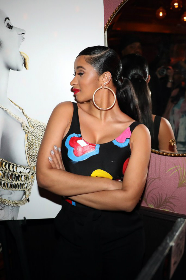 10beautylooks_cardib_08.jpg