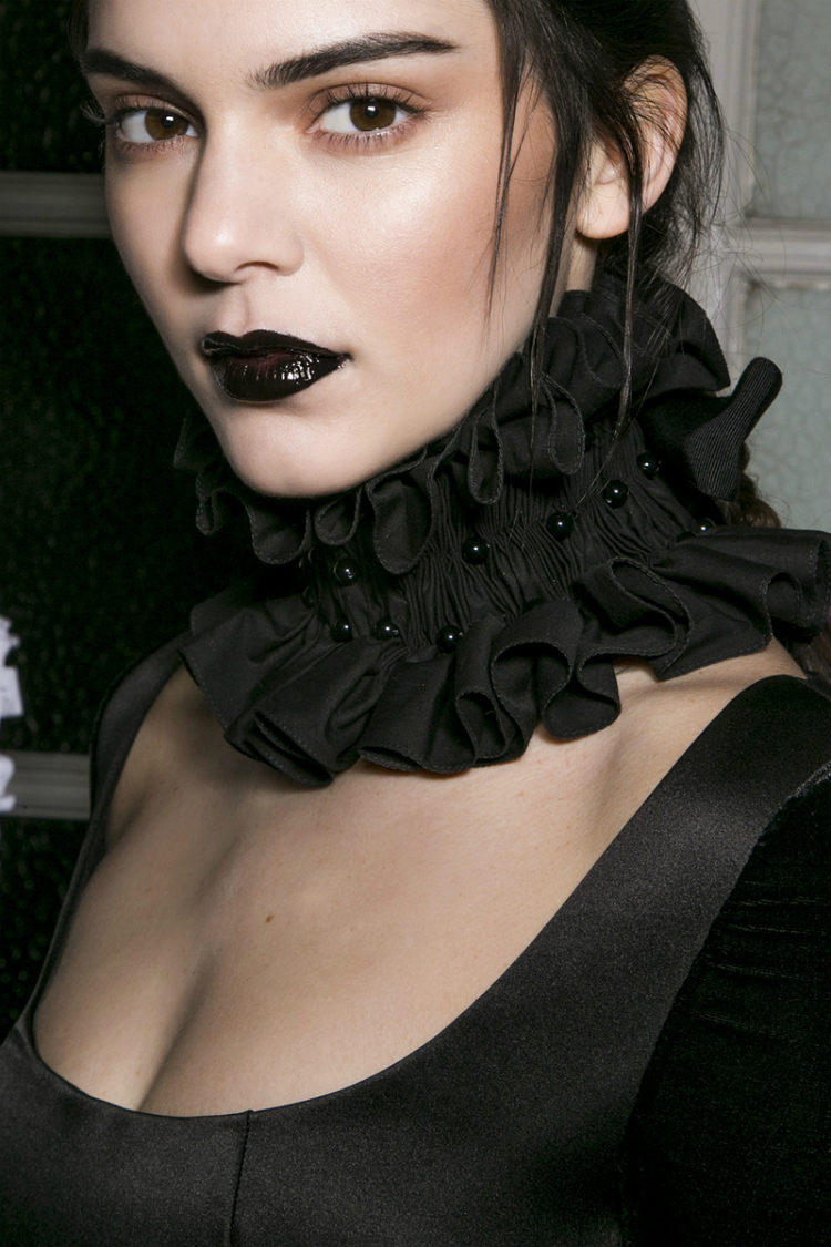 blacklipstick_02.jpg