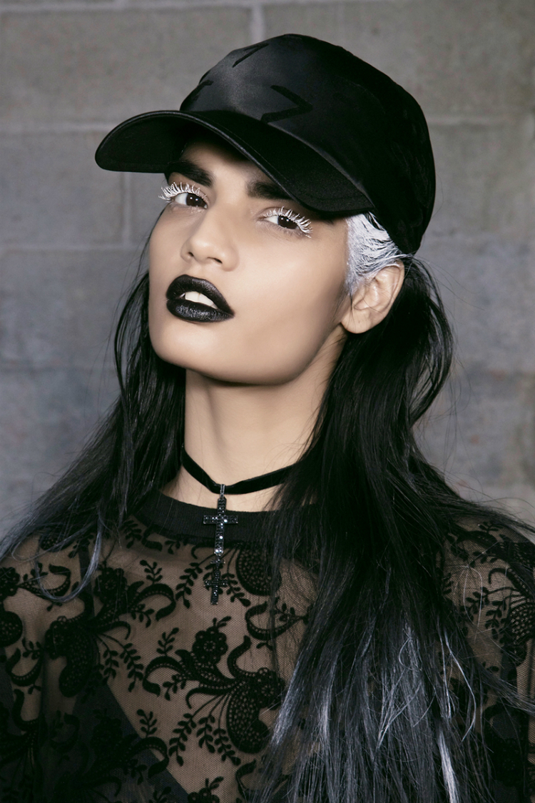 blacklipstick_04.jpg