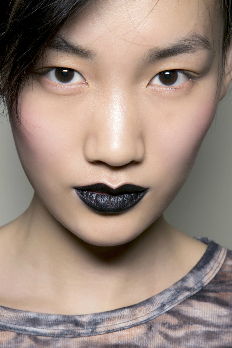 blacklipstick_05.jpg