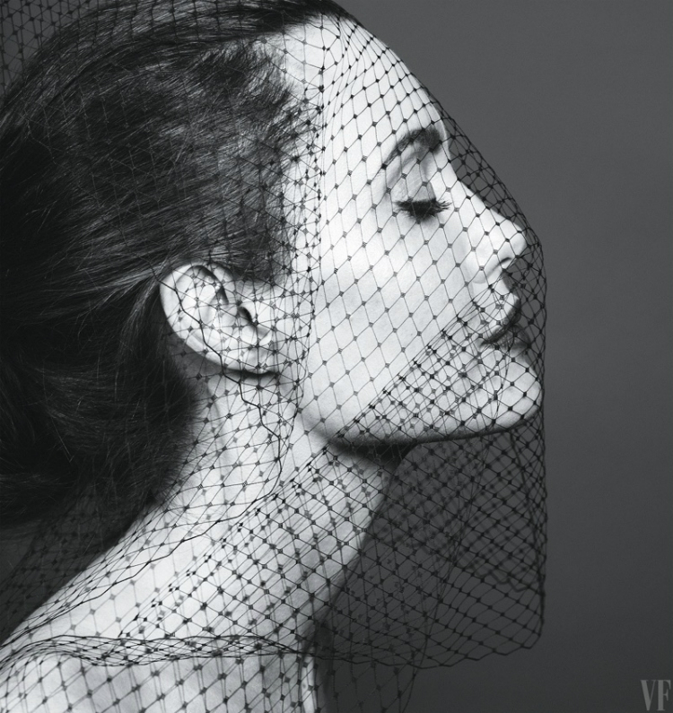 angelina_vanityfair_september_06.jpg