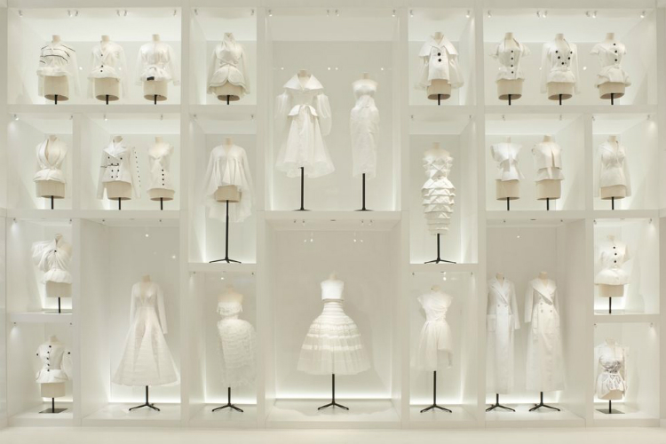 dior_exhibition_paris_03.jpg