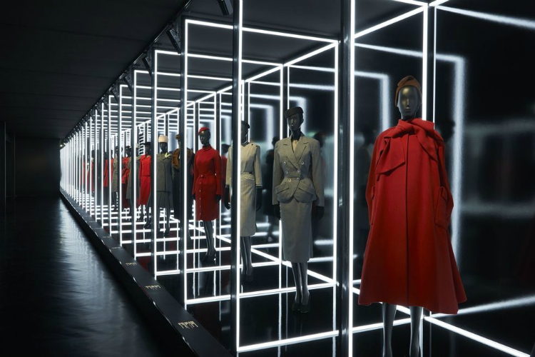 dior_exhibition_paris_04.jpg