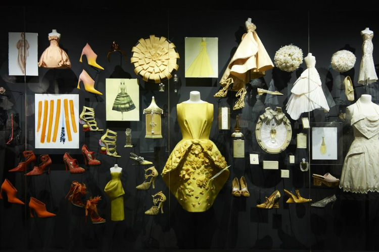 dior_exhibition_paris_07.jpg