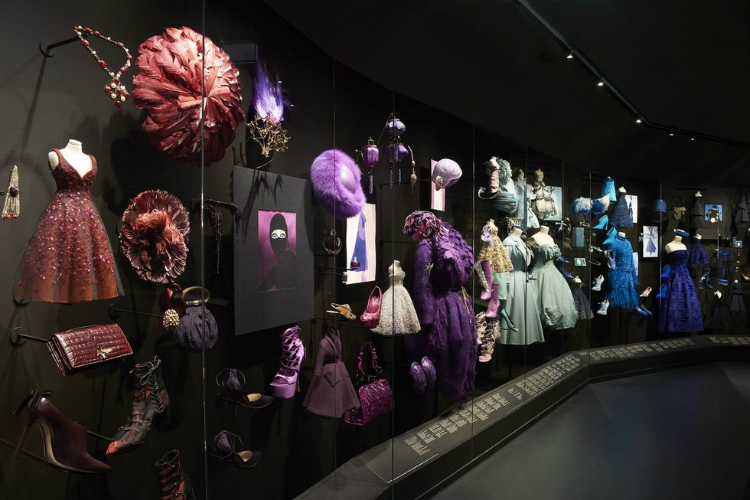 dior_exhibition_paris_08.jpg