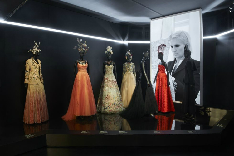dior_exhibition_paris_09.jpg