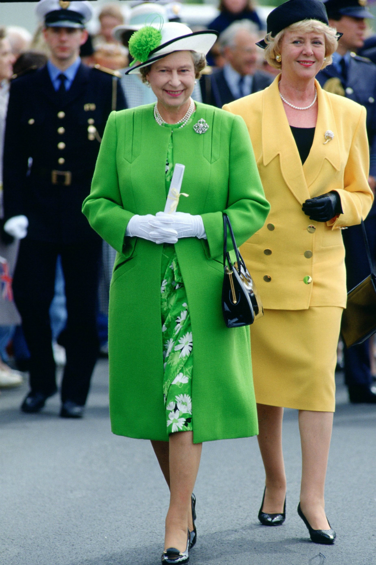 elizabeth_rainbowflag_looks_04.jpg