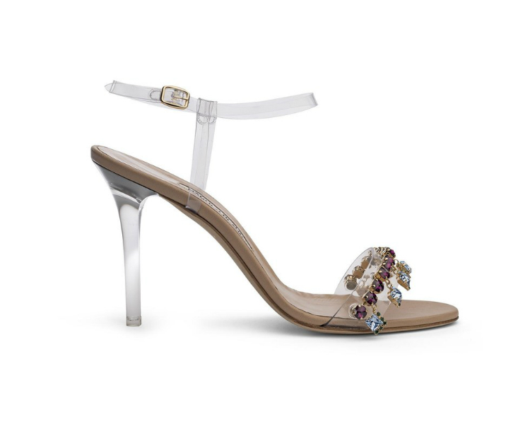 rihanna_sostoned_manoloblahnik_04.jpg
