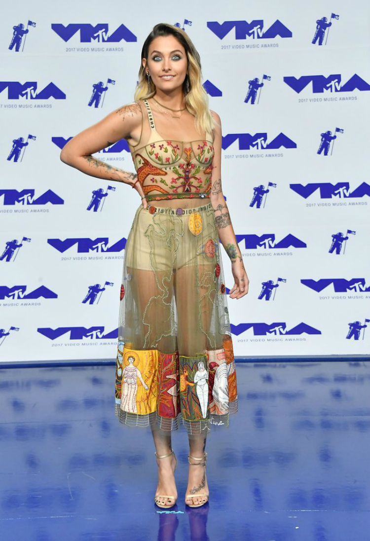2017vmas_bestdressed_10.jpg