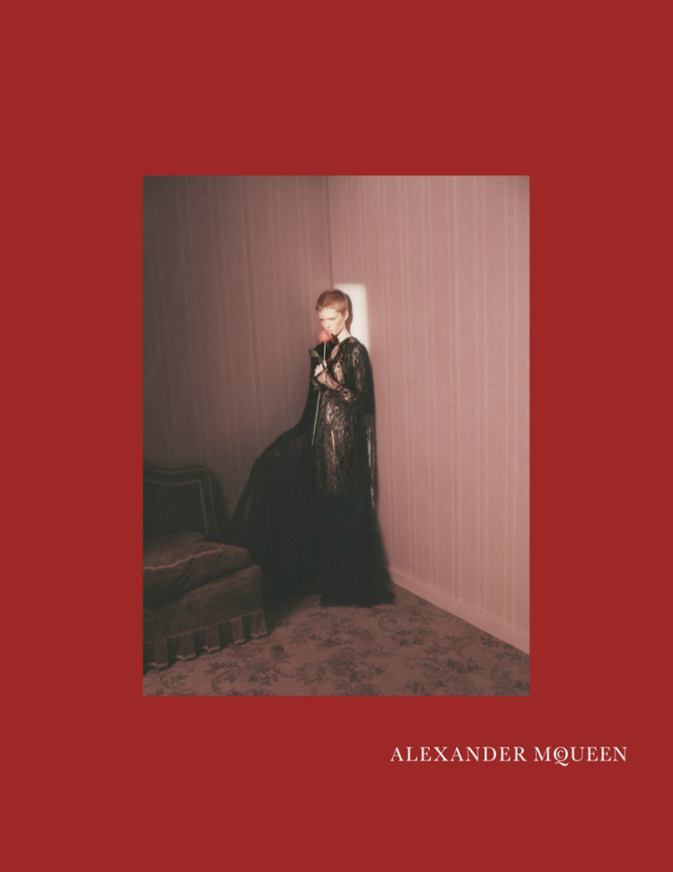 Alexander-McQueen-2015-Fall-Ad-Campaign02.jpg