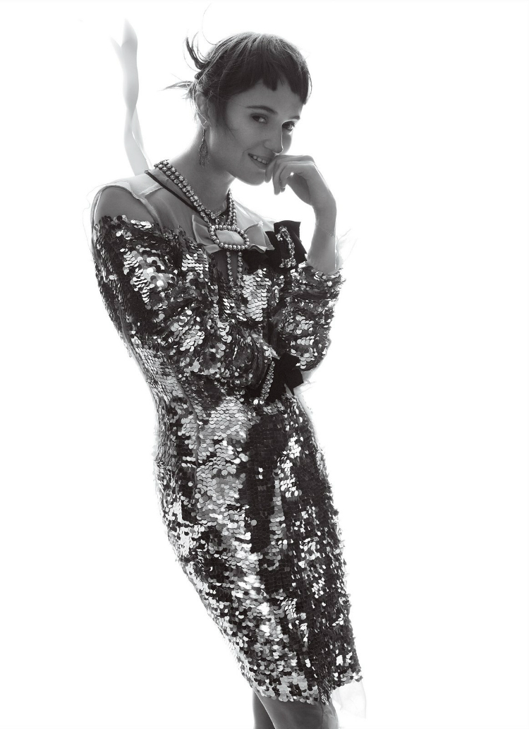 Alicia-Vikander-Vogue-January-2016-Cover-Photoshoot06.jpg