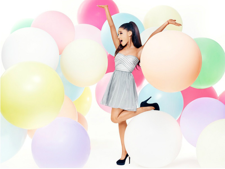Ariana-Grande-Lipsy-Dresses-Prom02.jpg