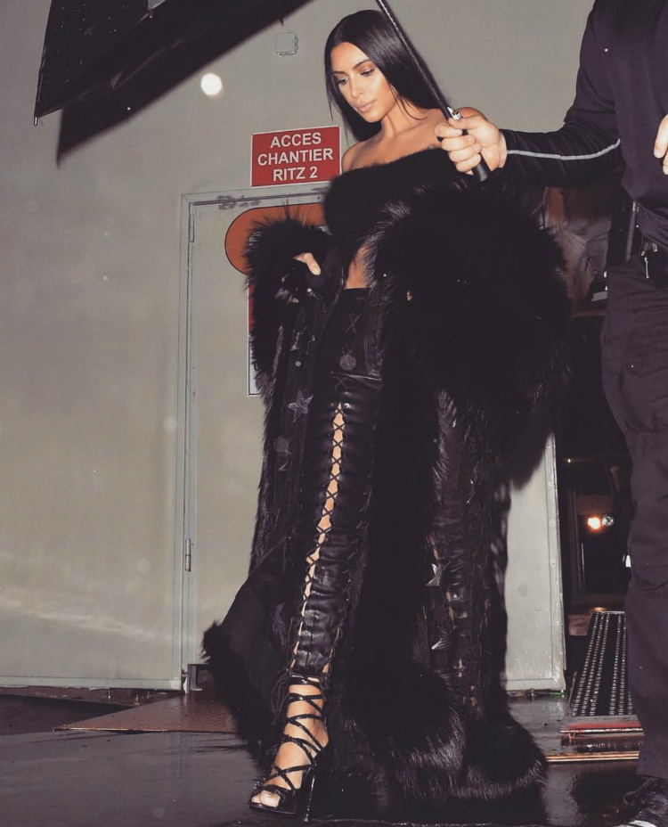 2016-10best-outfits-kimkardashian-02.jpg