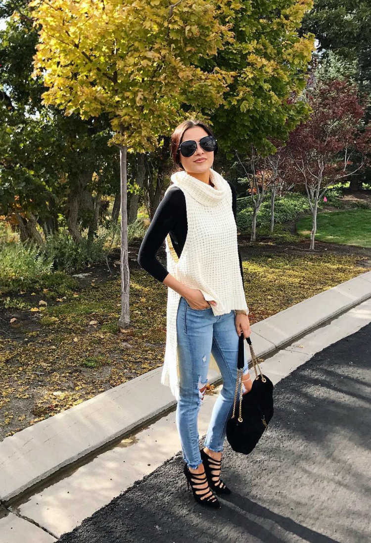 7waystowearasweater_04.jpg