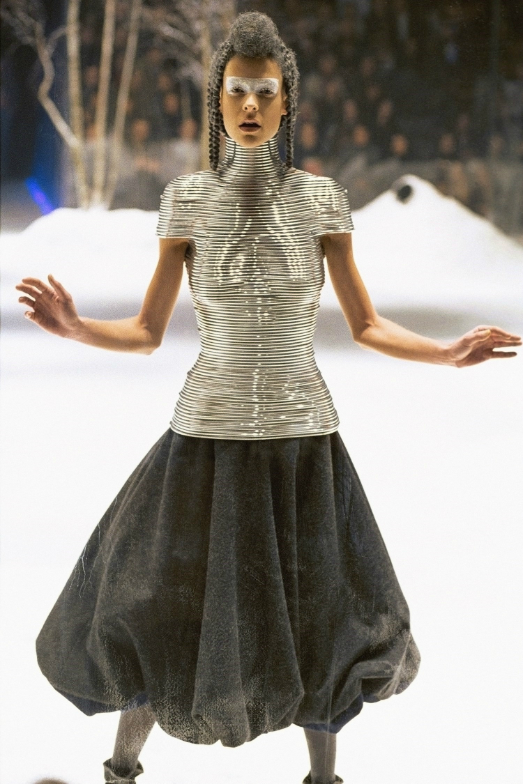 archive_shaunleane_jewerly_mcqueen_07.jpg