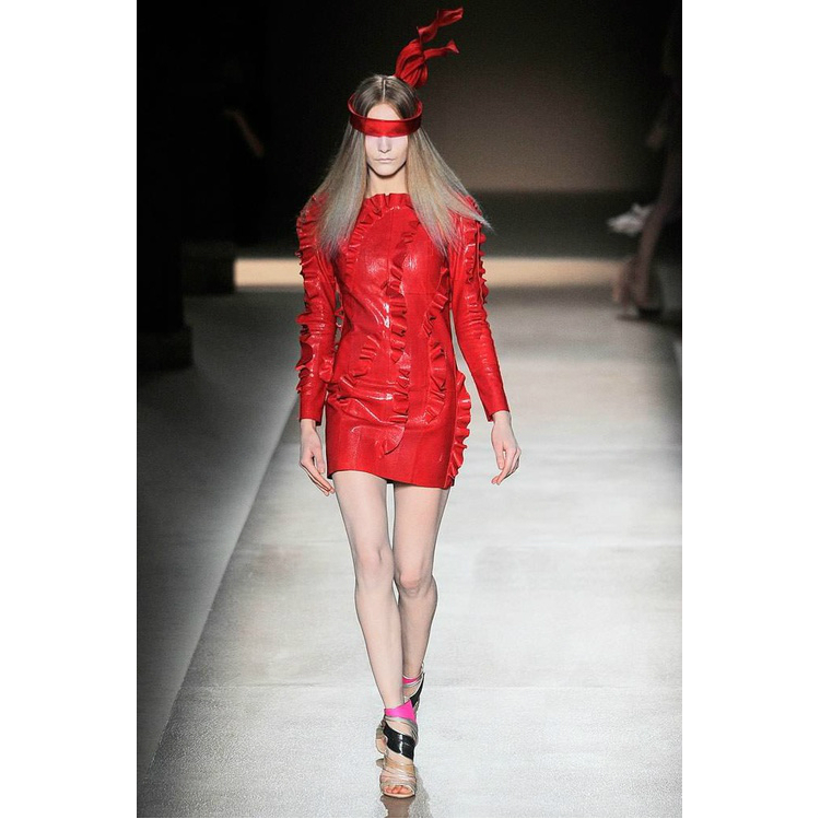 7redclothes_valentino_08.jpg