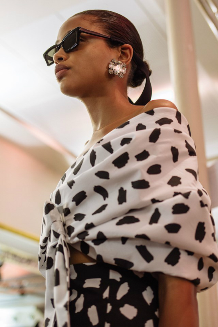 18_offwhite_naomi_04.jpg