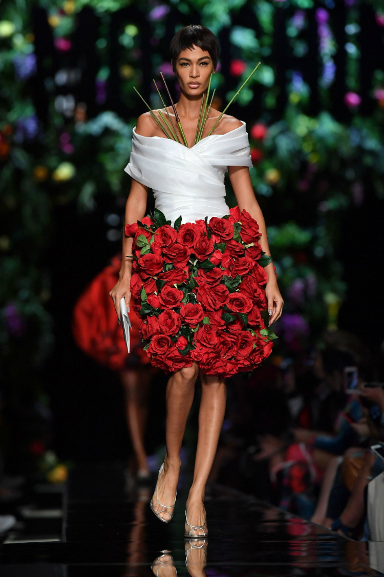 2018_spring_moschino_flowers_03.jpg