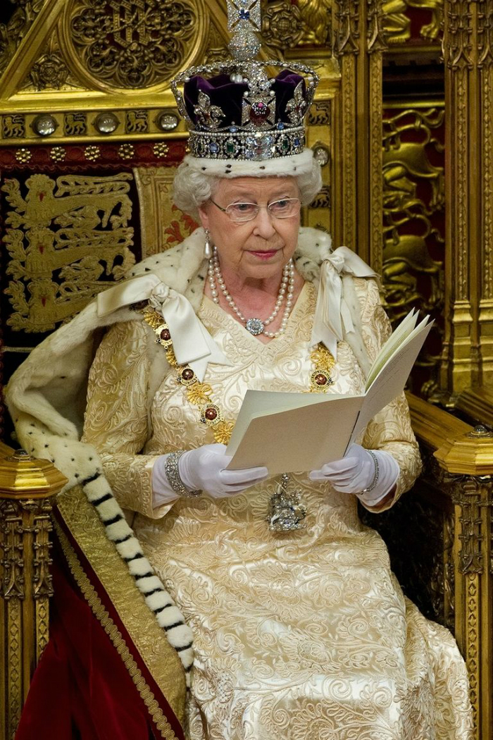 1jewerly_elizabethgavekate_02.jpg