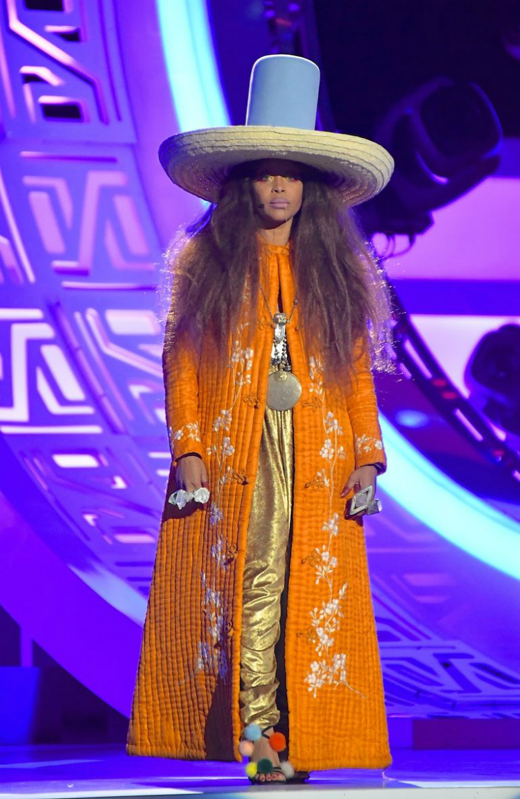 4hats_erykahbadu_03.jpg
