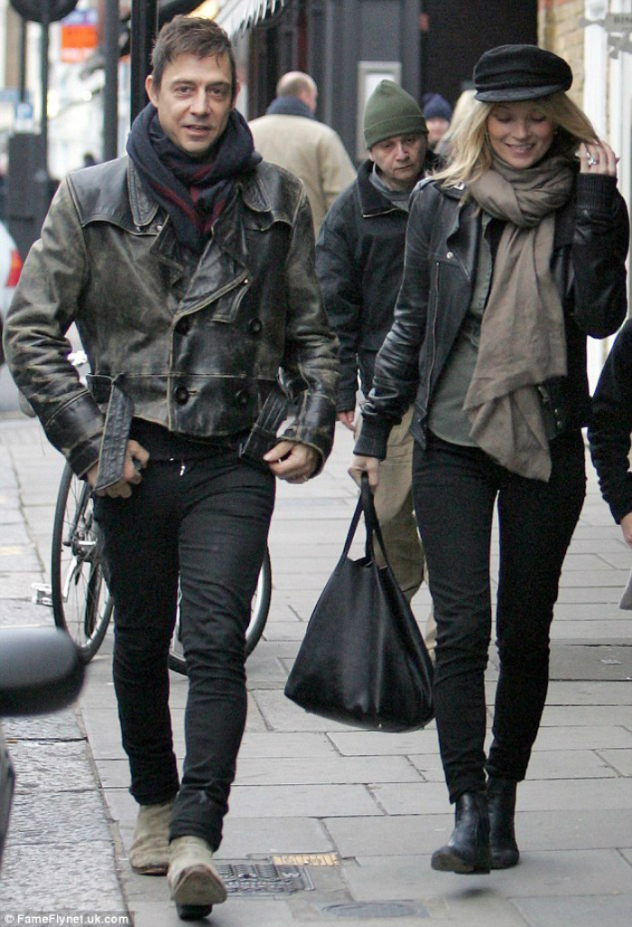 6celeb_couples_matchingoutfits_04.jpg