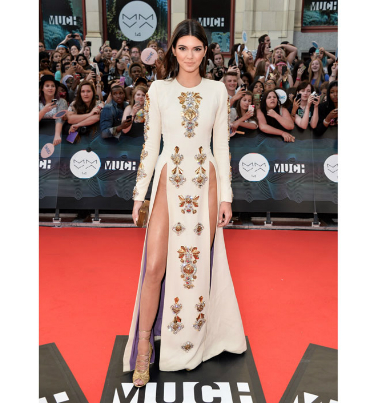 jlo_dress_kendall_02.jpg
