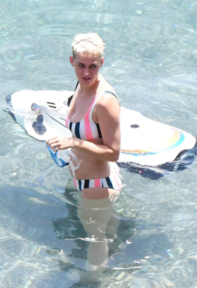 katyperry_italy_vacay_02.jpg