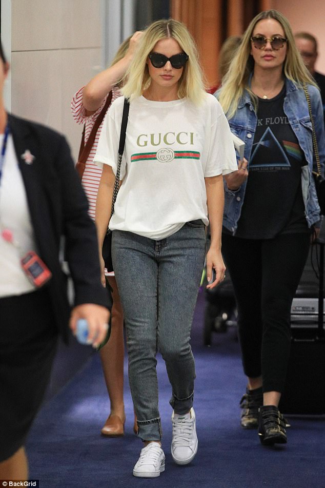 103555-مارجوت-روبي-تتألق-بتى-شيرت-Gucci-في-سيدني-(1).jpg