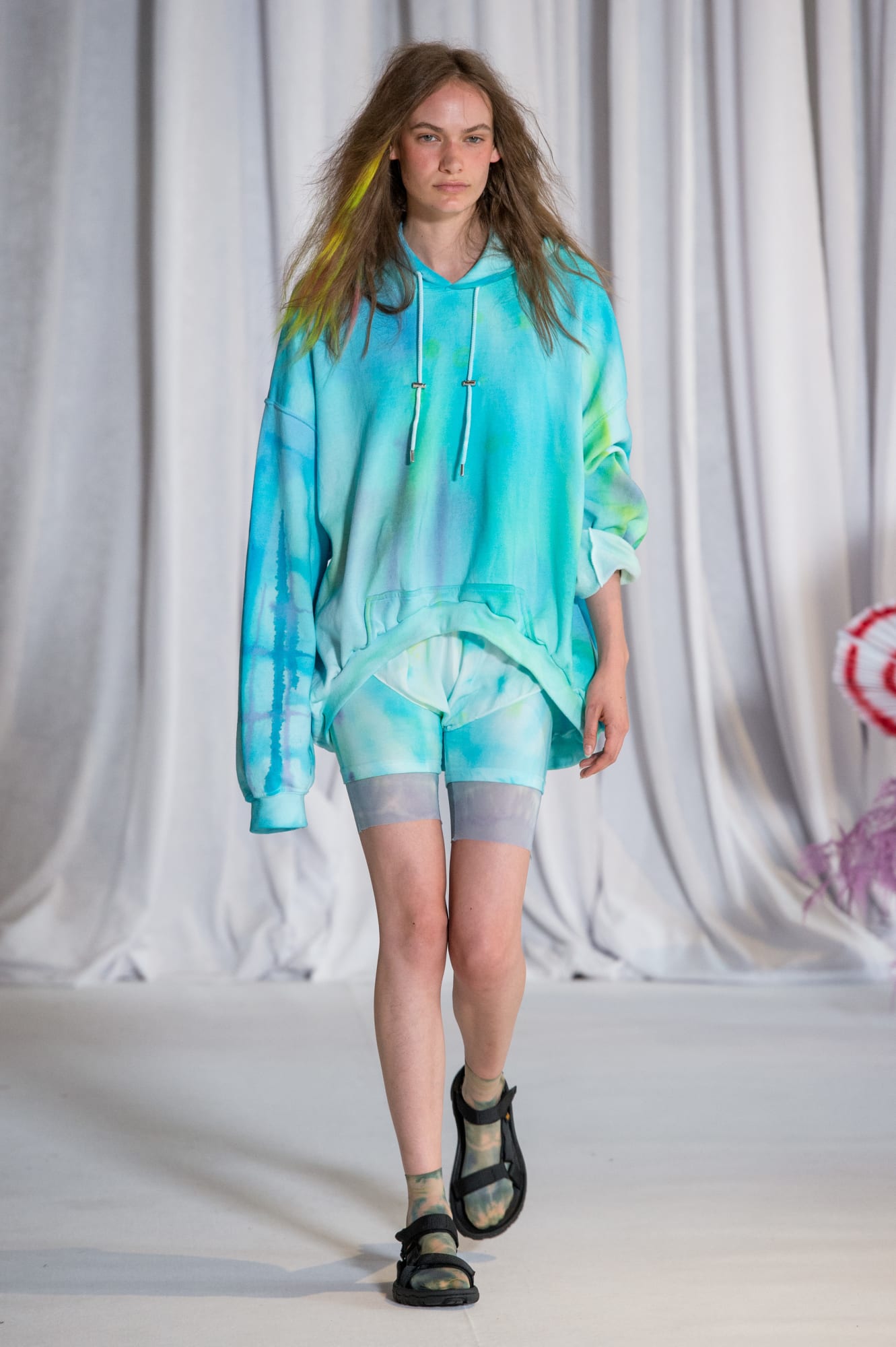 fashion-week-spring-2019-trend-bike-shorts-collina-strada-2.jpg