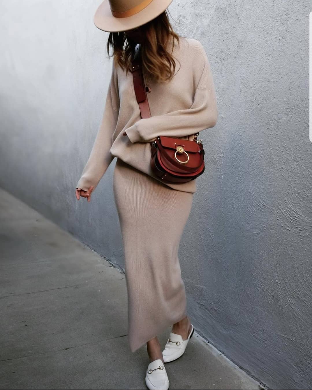 fashion____daily____2_4_2019_1_17_58_270.jpg