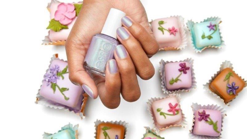 ESSIE-enamel-TiersOfJoy-lifestyle-OnHand-16x9.jpg