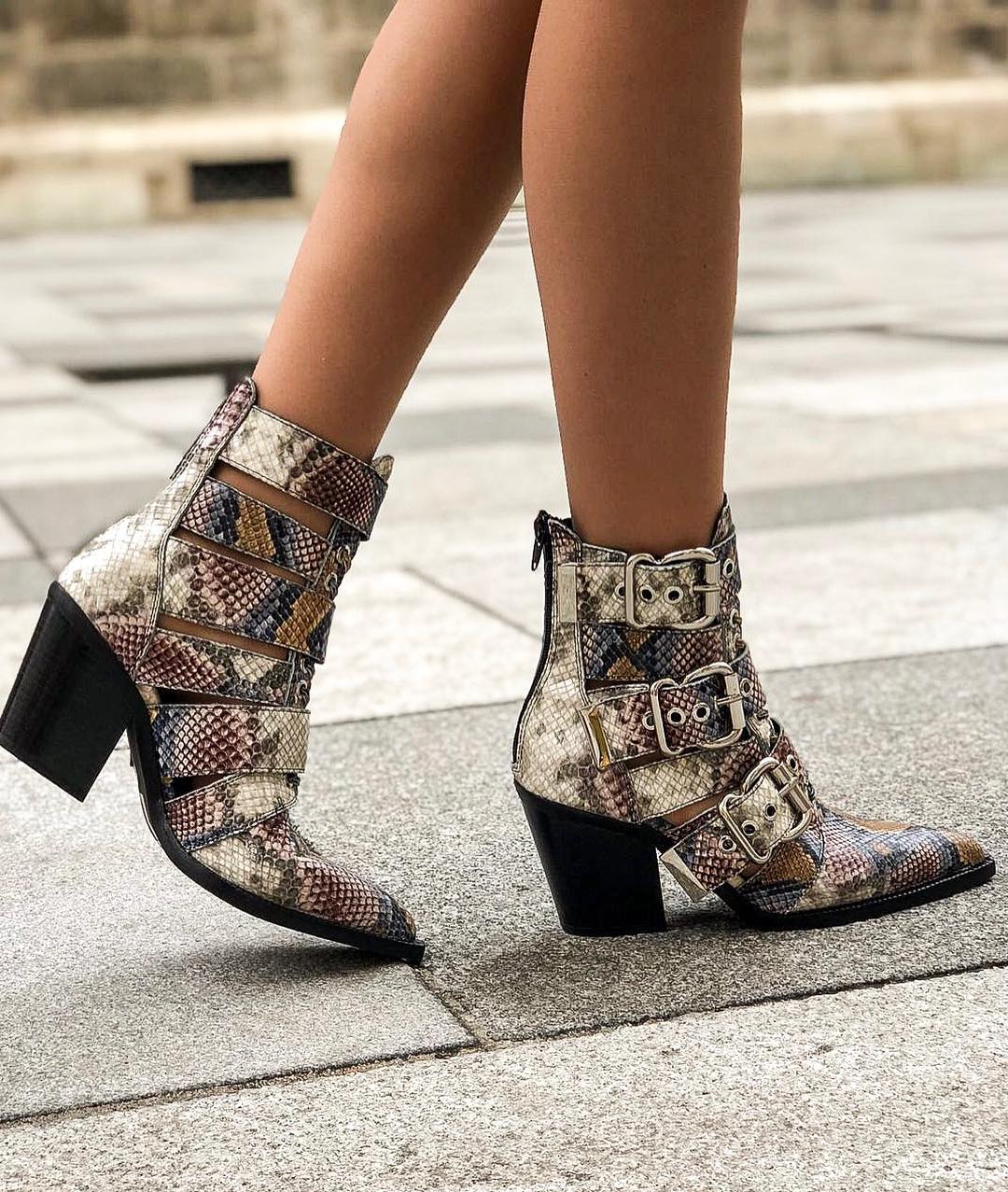 dominicishoes_50967395_408035536611155_8559922876770763331_n (1).jpg