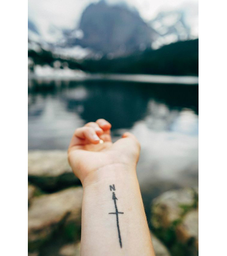 10smalltattoos_07.jpg