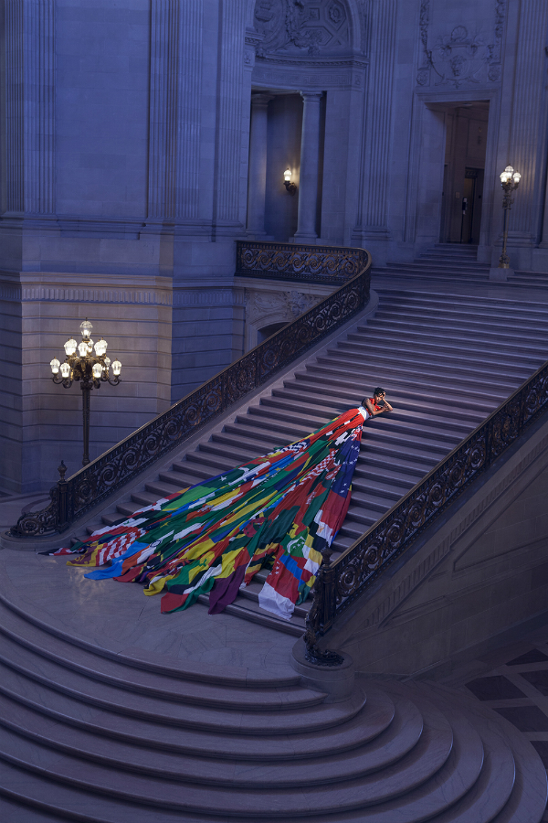 amsterdamrainbowdress_01.jpg