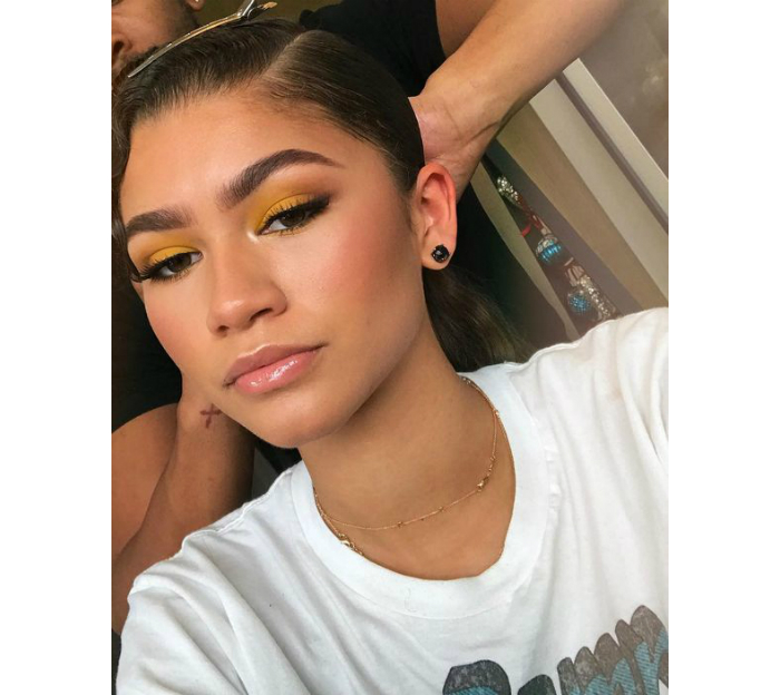 yelloweyeshadow_03.jpg