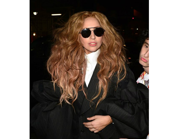 8ladygagabl_04.jpg