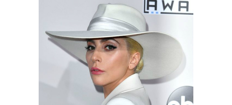 8ladygagabl_08.jpg