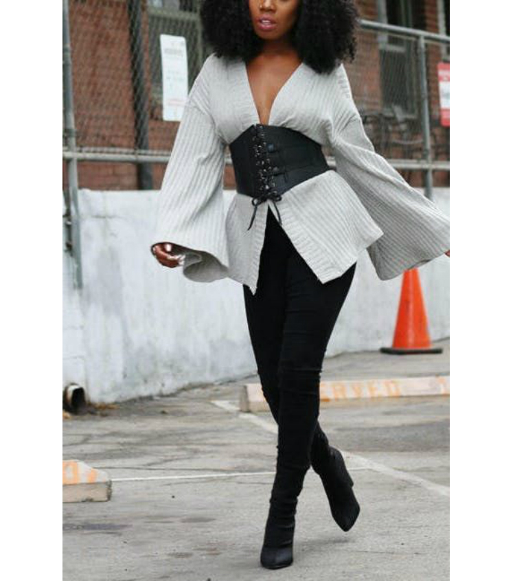 5waystowearoversizedshirt_04.jpg