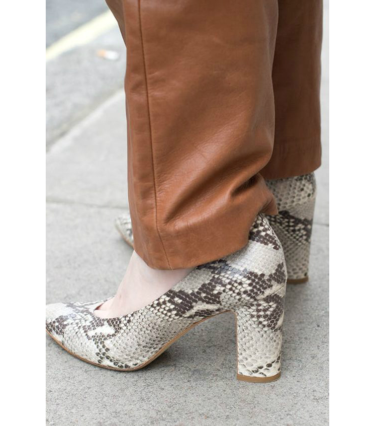 snakeskinmaterial_01.jpg