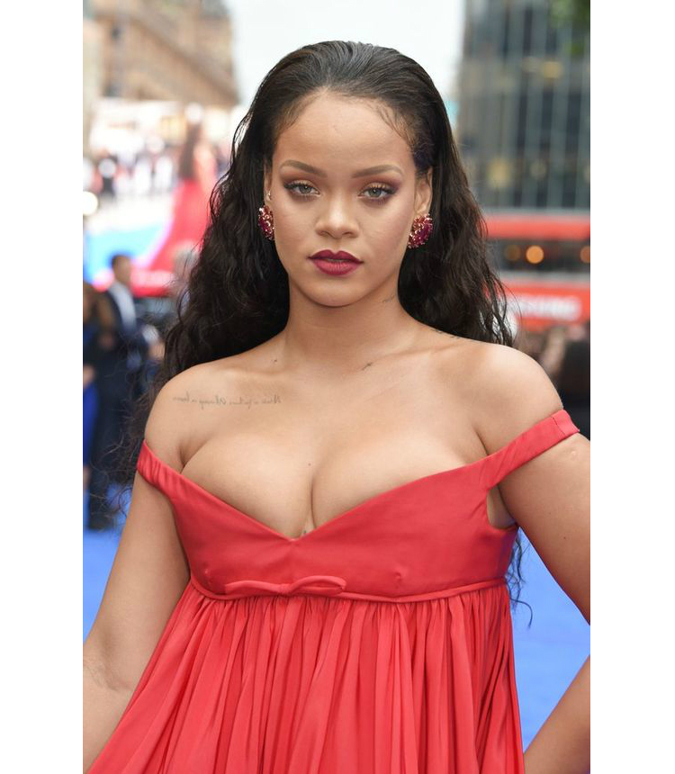 10rihannasexytimes_03.jpg
