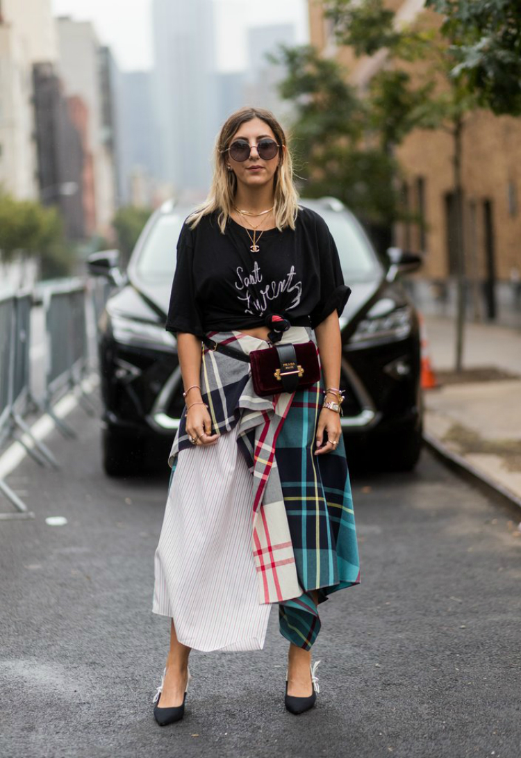 5waystowearthefannypack_05.jpg
