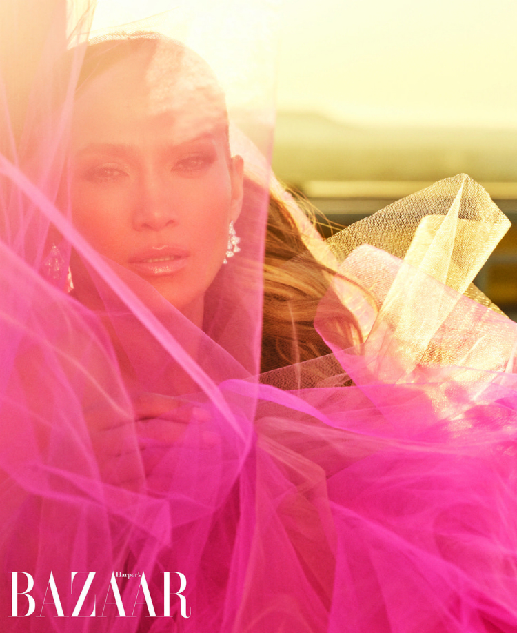 aprilcover_harpersbazaar_jlo_03.jpg