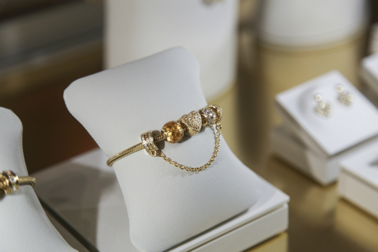goldenparty_pandora_shinecollection_06.jpg